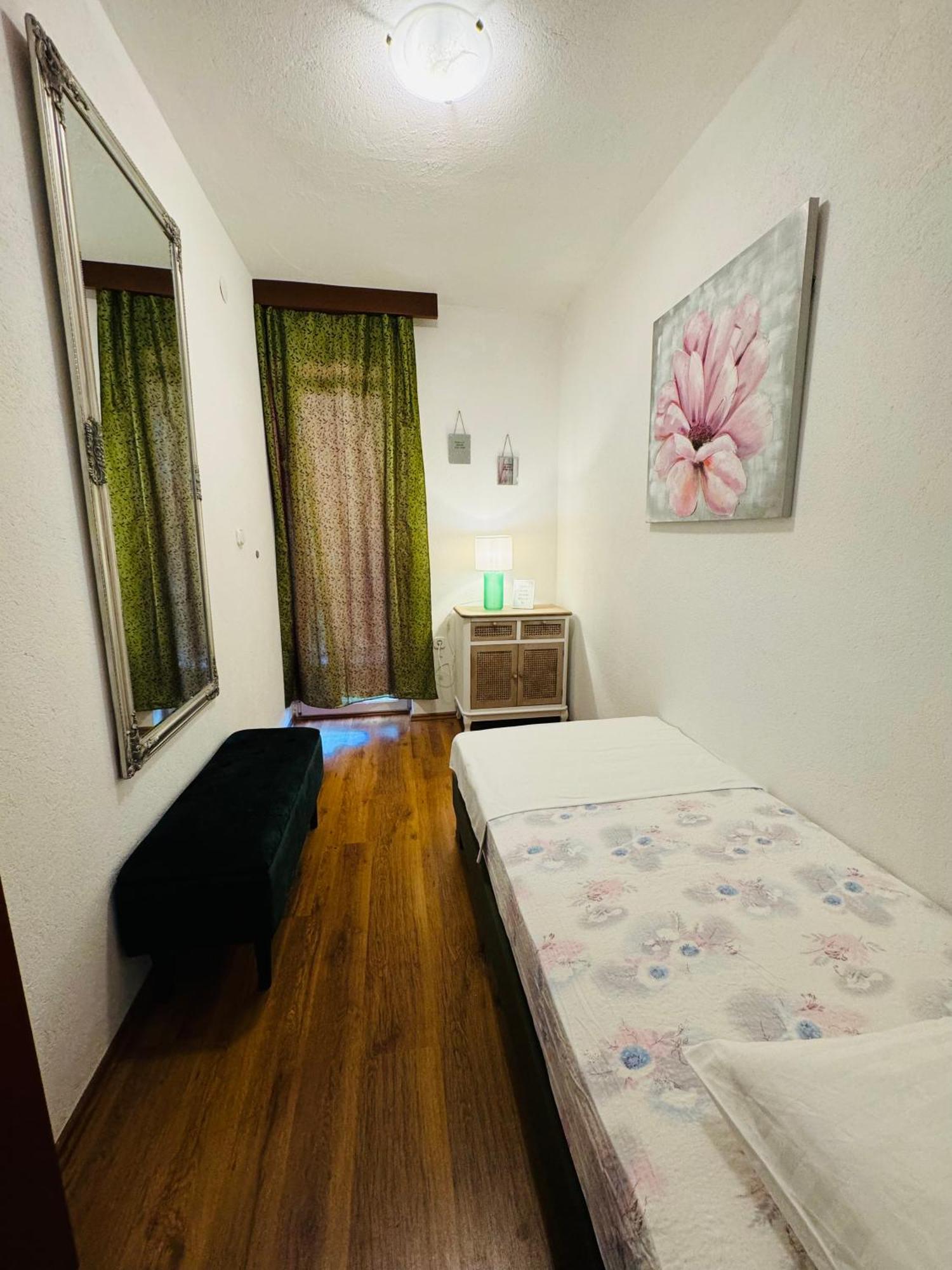 Residence Biocic Donji Okrug  객실 사진